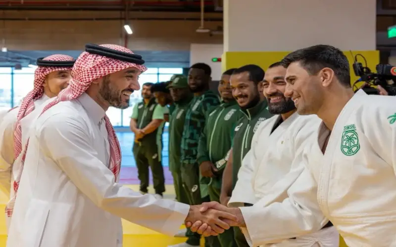 وزير الرياضة يدشّن مركز النخبة للرياضات القتالية في جدة